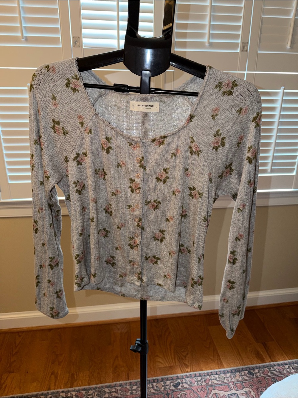 Lucky Brand Light Gray Floral Ribbed Button-Up Long Sleeve Top
